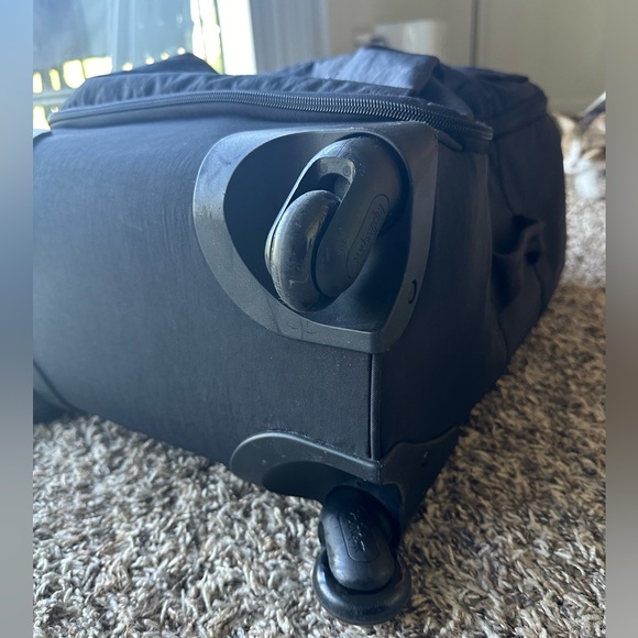 Kipling Darcey Small Carry-On Rolling black 4 wheeler new - Picture 4 of 14